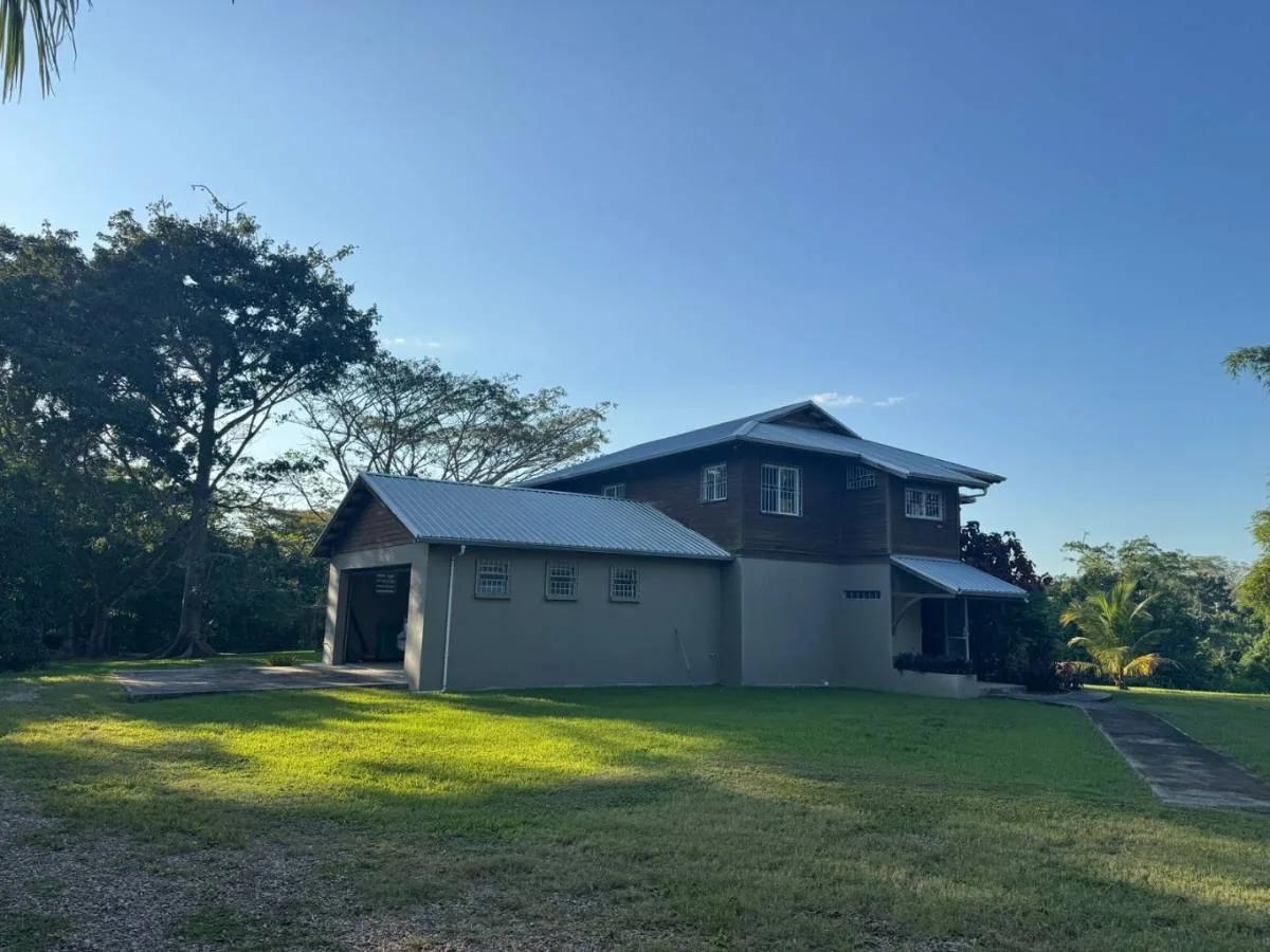 Riverside Paradise: 20-Acre Estate along the Belize River with Endless Possibilities
