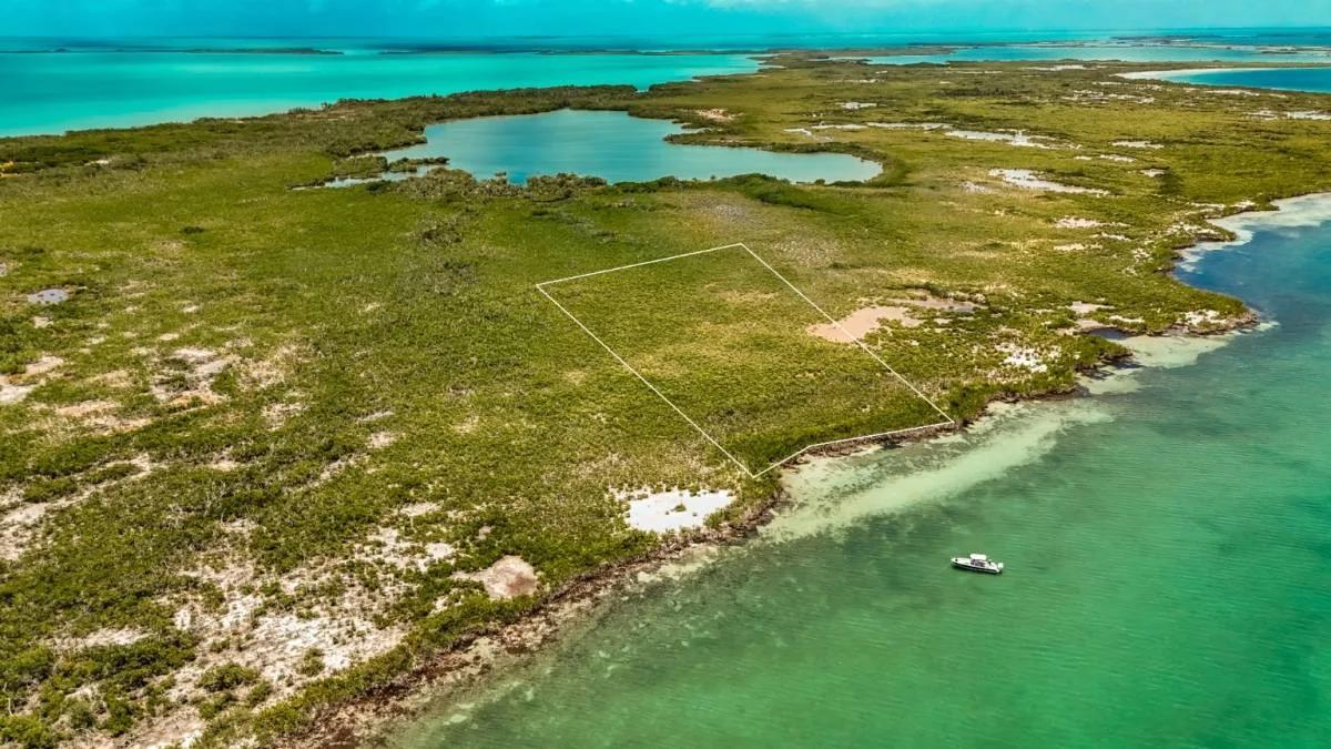 3.49 Acre Seafront Property on Hicks Caye