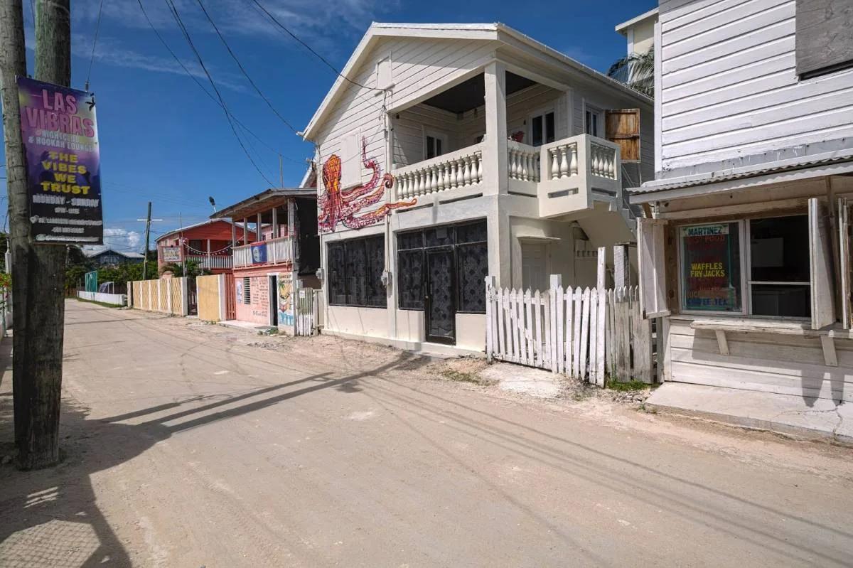 LOCATION LOCATION LOCATION!! Commercial and Residential Potential