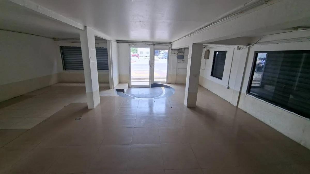 HIGH VISIBILITY COMMERCIAL SPACE | CENTRAL BELIZE CITY - Photo 4