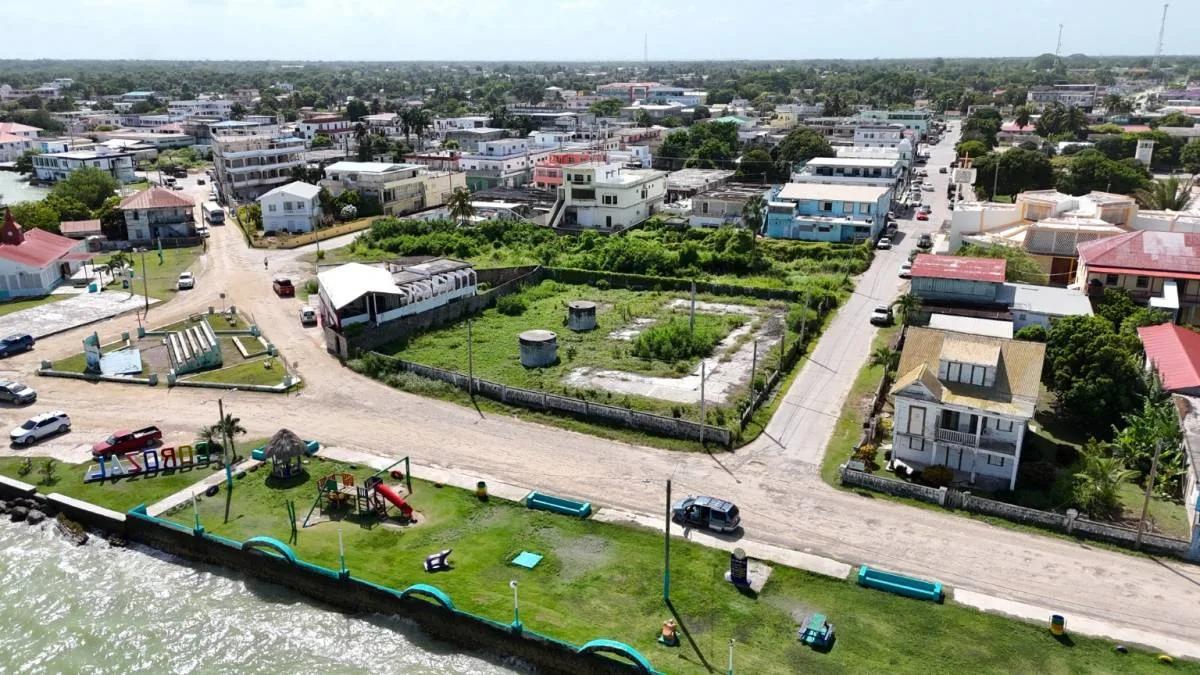 Bayfront Corner Lot in the heart of Corozal Town - Photo 8