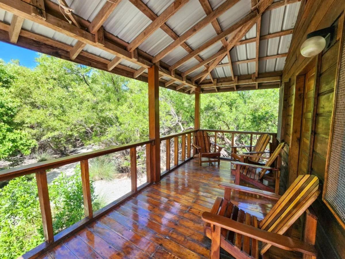 Private Dive Oasis on Long Caye - Photo 2