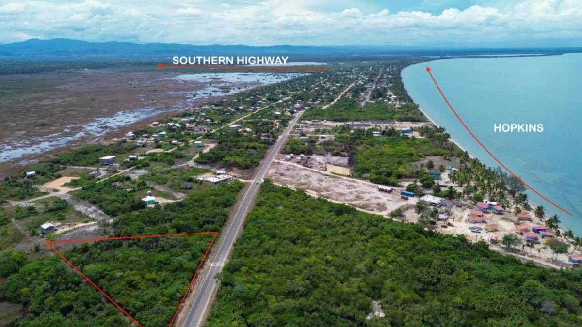 Unique Triangle-Shaped Parcel in Hopkins Hotel Zone - Photo 3