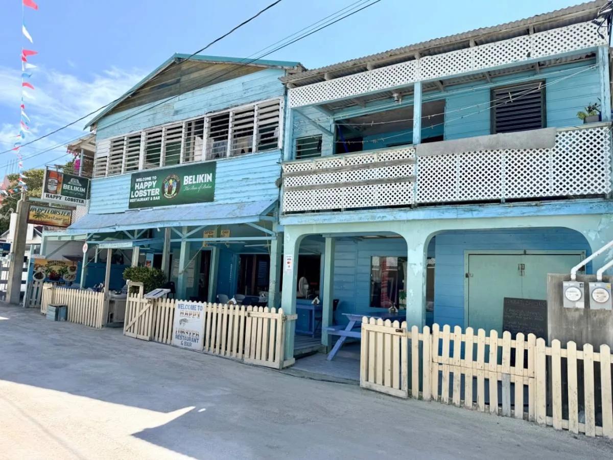 Prime Front Street Real Estate | Iconic Happy Lobster Bar & Grill - Photo 4