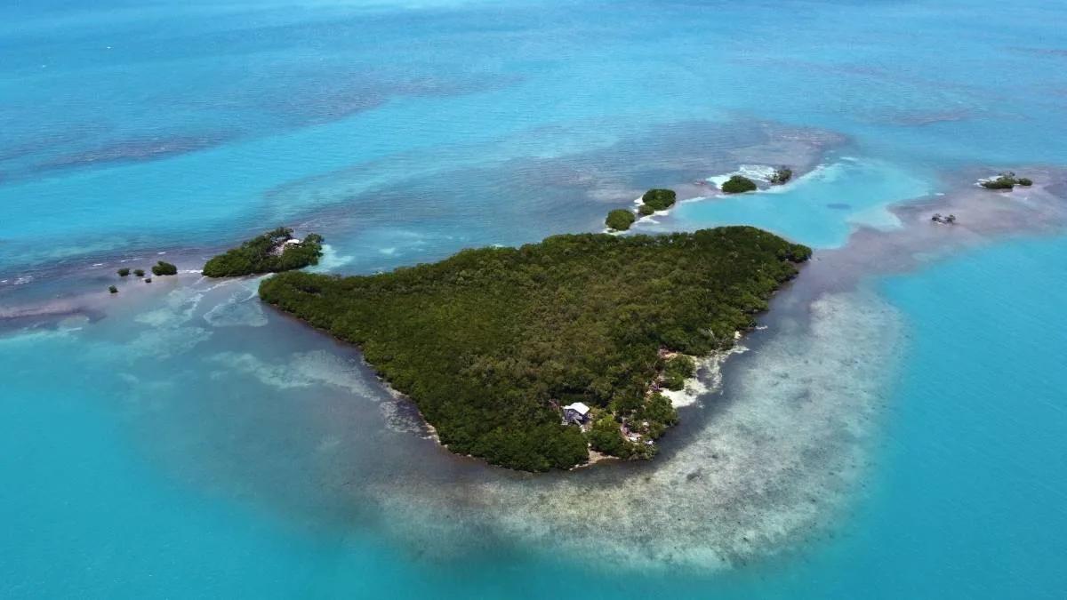 Secluded Private Island – Sand Fly Caye