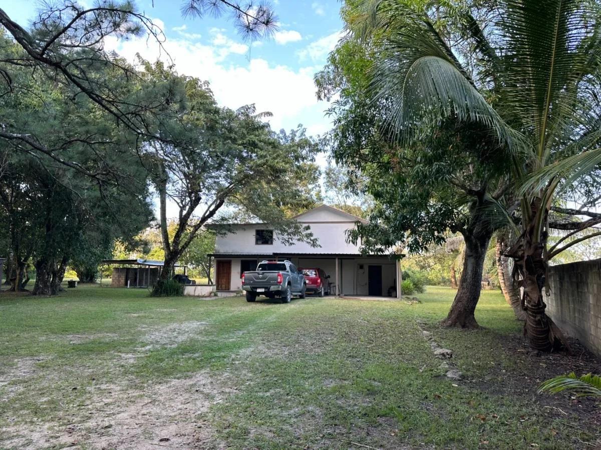 Pack your bags!! 4 Acres with fully furnished home ready to move in!! - Photo 2