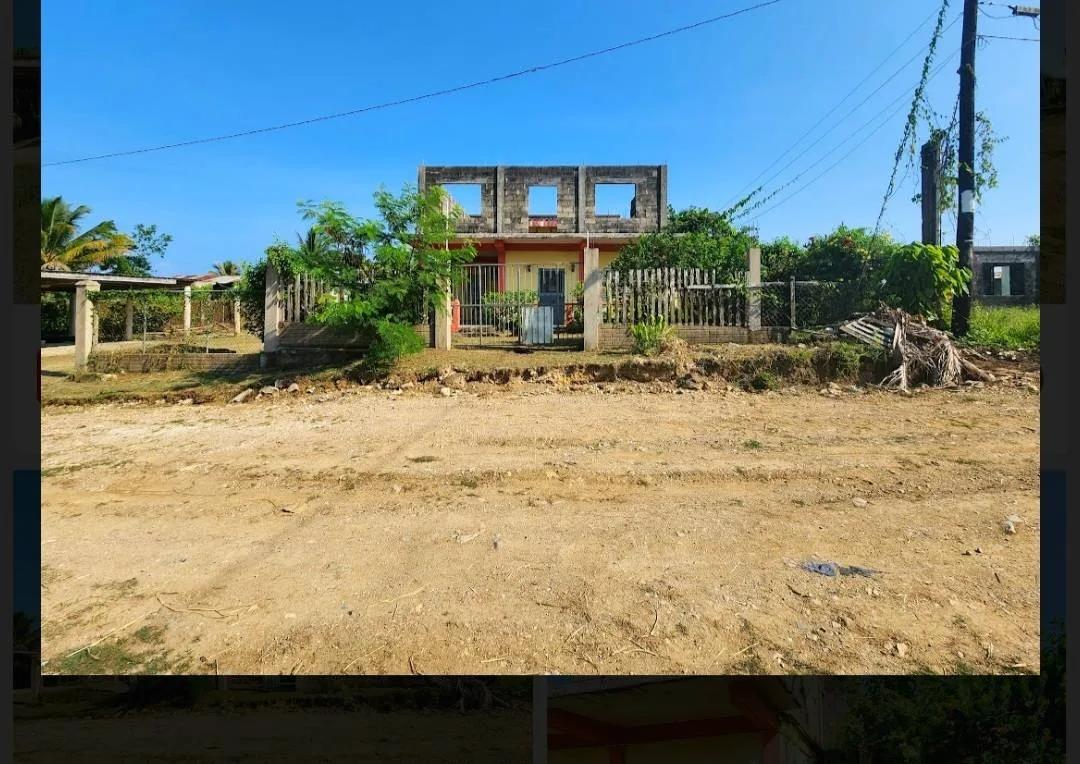 2-Story house on 2 expansive lots in Punta Gorda Town - Photo 4