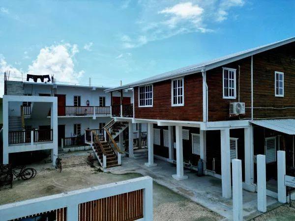 Lovely 3-Bedroom Home with 14 Rental Units | Bahia, Puesto Del Sol Neighbourhood