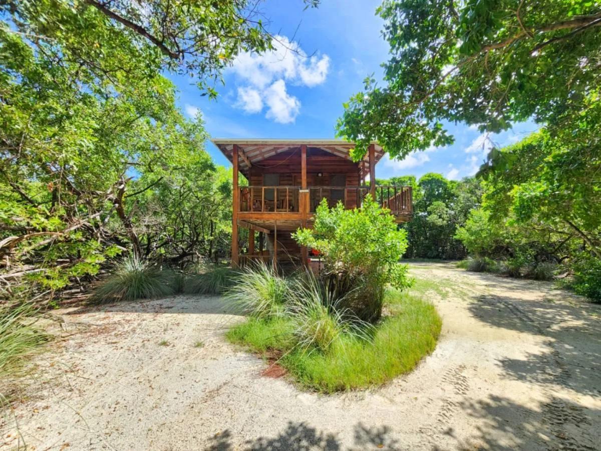 Private Dive Oasis on Long Caye - Photo 4