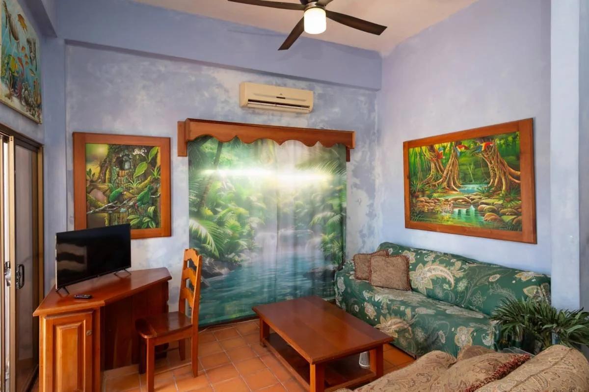 1-Bedroom Condo in Caye Caulker Village With Private Rooftop & Breathtaking Sea Views - Photo 2