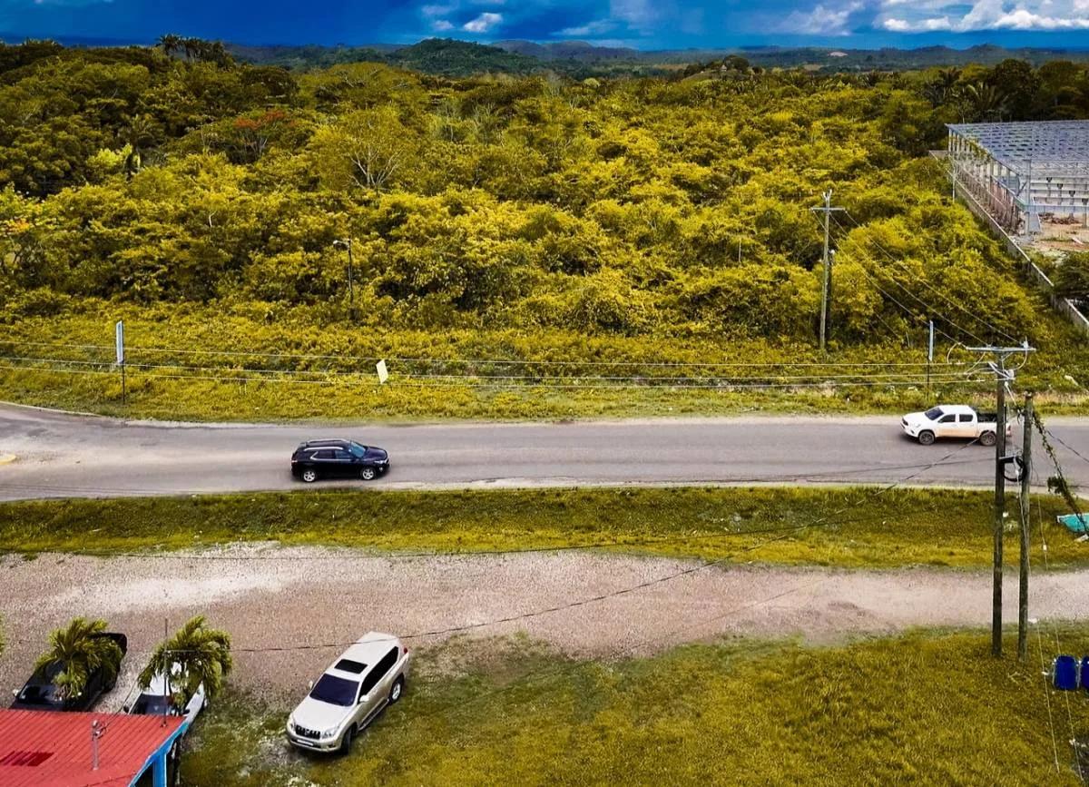 6 Acres of Prime Roadside Commercial Land in Belmopan City - Photo 4