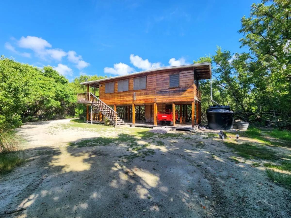 Private Dive Oasis on Long Caye